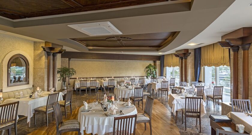 Royal Seginus Hotel