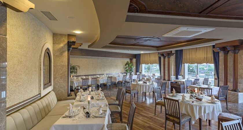 Royal Seginus Hotel
