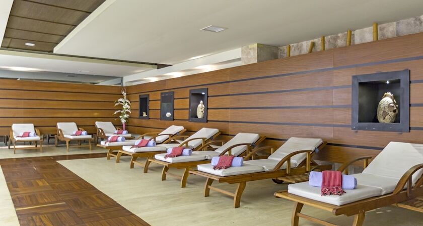 Royal Seginus Hotel