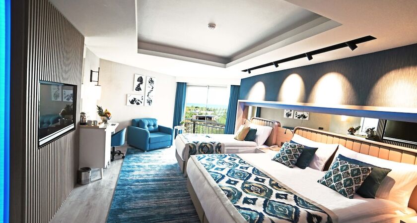 Royal Seginus Hotel