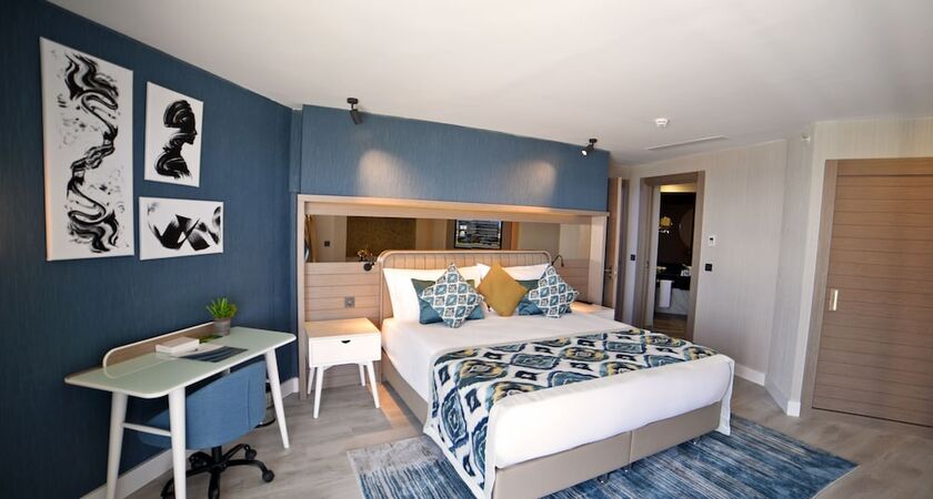 Royal Seginus Hotel