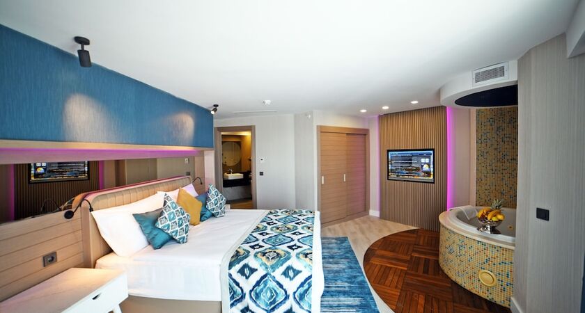 Royal Seginus Hotel