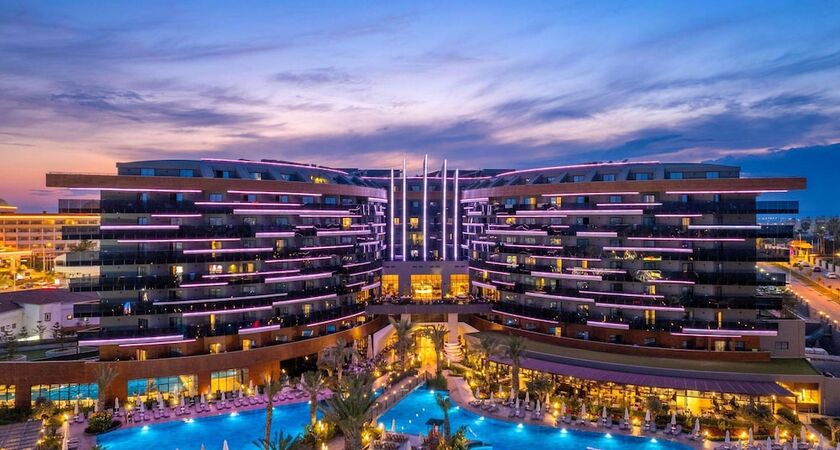 Kirman Calyptus Resort