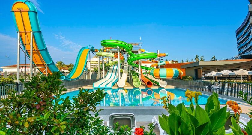 Kirman Calyptus Resort